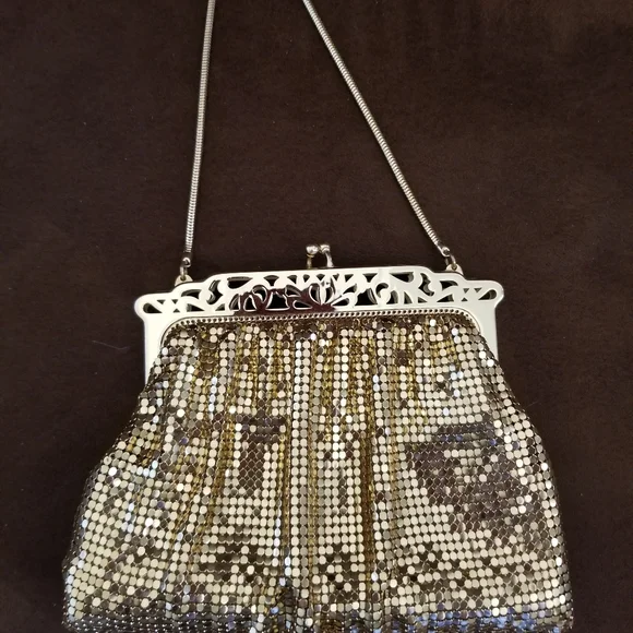 Vintage Whiting & Davis Gold Purse - Picture 4 of 5